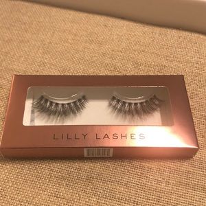 LIlly lashes